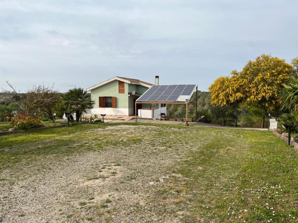 サッサリLa Valle Incantata - Immerso Nel Verde A 10 Minuti Dal Mareアパートメント エクステリア 写真